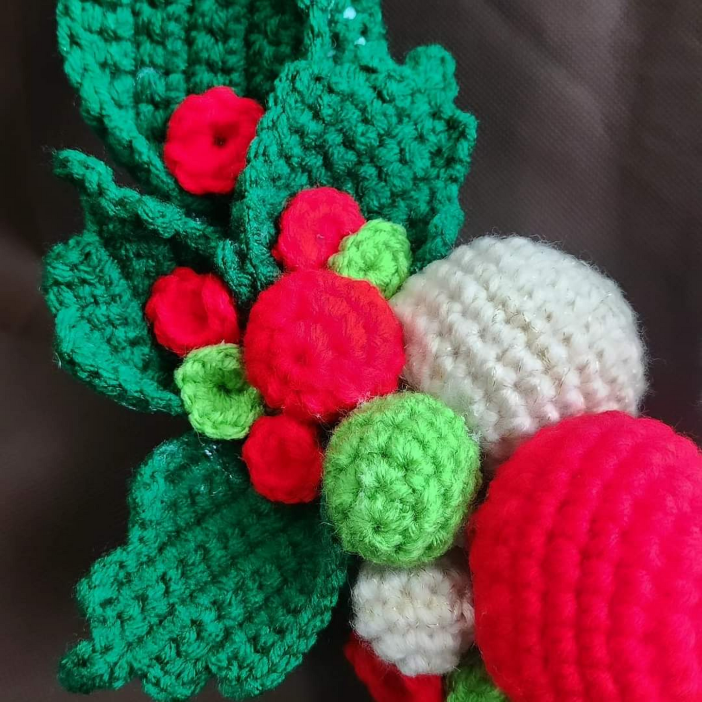 Crochet Christmas wreath with birth of Jesus.