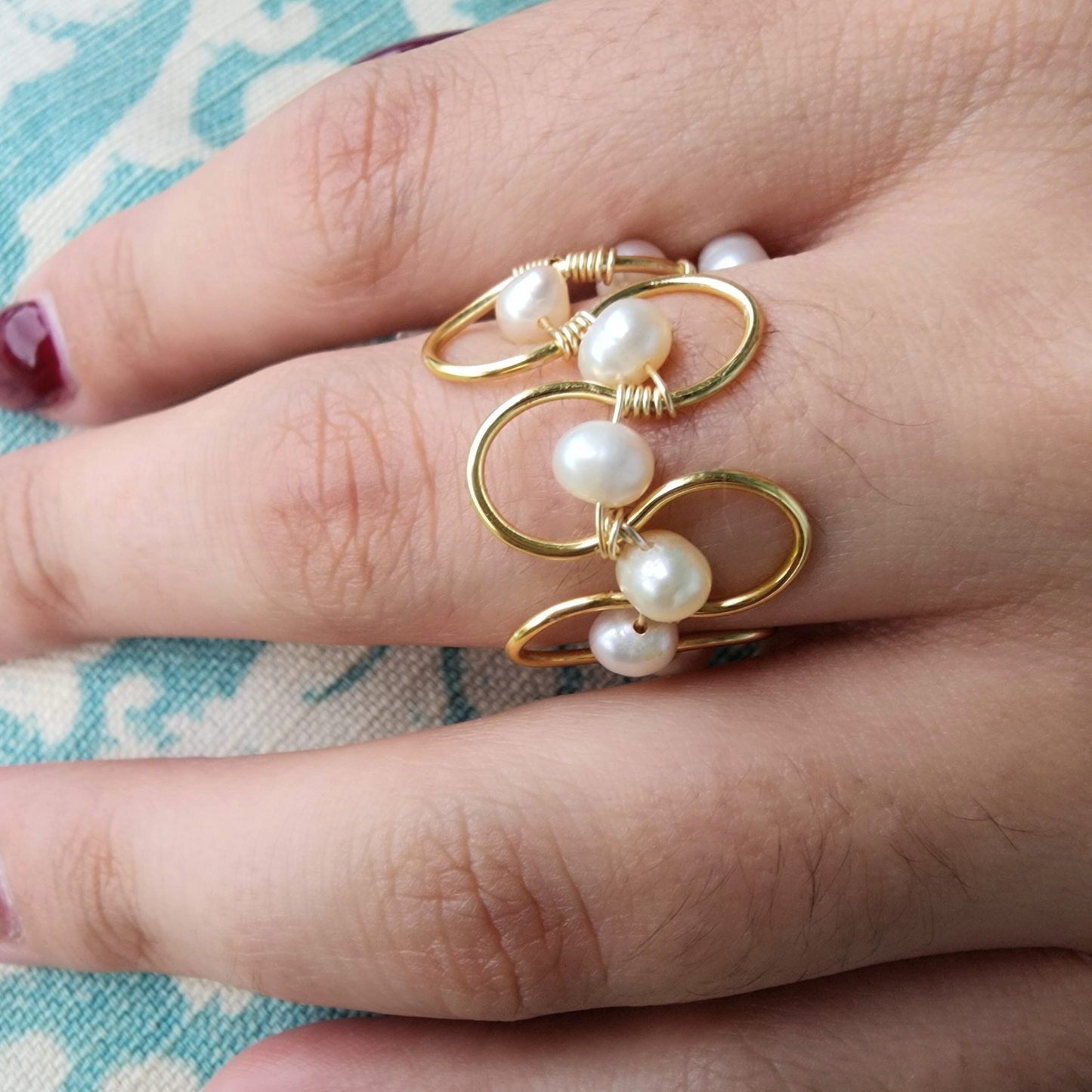 Trendy jewelry, handcrafted jewelry, trendy rings, adjustable, copper wire, gold-plated, natural pearls, luxury jewelry, handmade