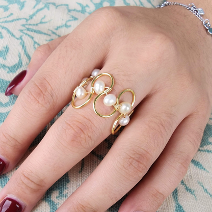 Trendy jewelry, handcrafted jewelry, trendy rings, adjustable, copper wire, gold-plated, natural pearls, luxury jewelry, handmade