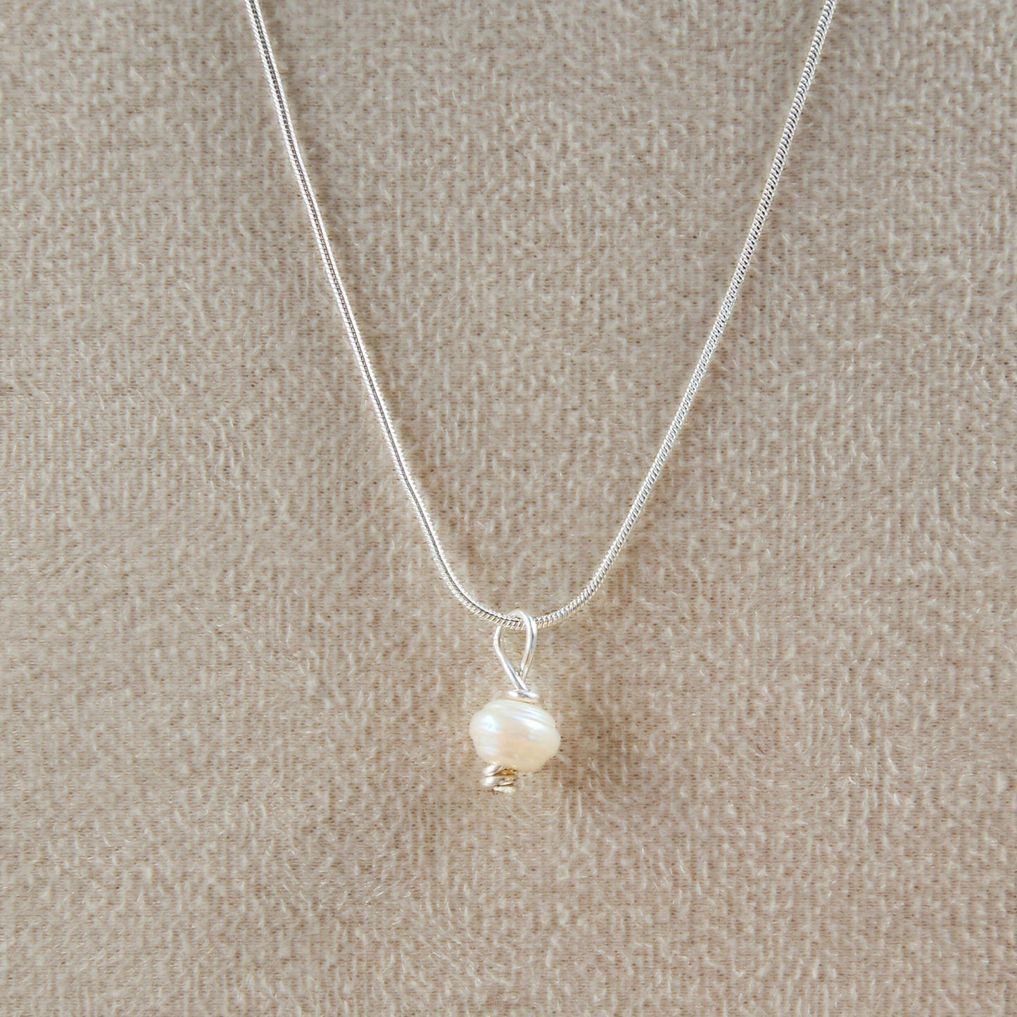 necklace, trendy jewelry, handcrafted jewelry, natural pearl, freshwater pearl, pendant chain, snake chain, handmade, artisan jewelry, luxury jewelry
