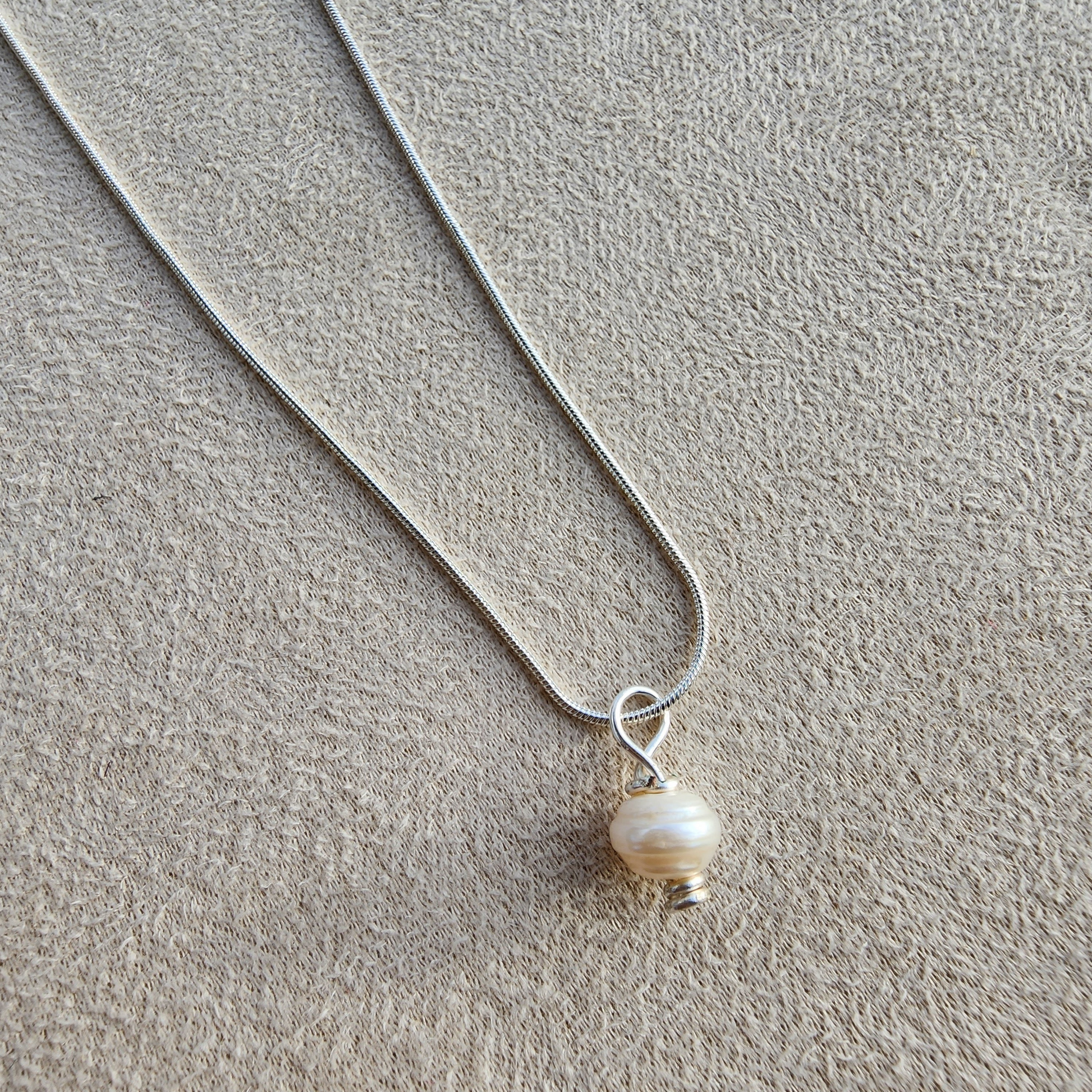 necklace, trendy jewelry, handcrafted jewelry, natural pearl, freshwater pearl, pendant chain, snake chain, handmade, artisan jewelry, luxury jewelry
